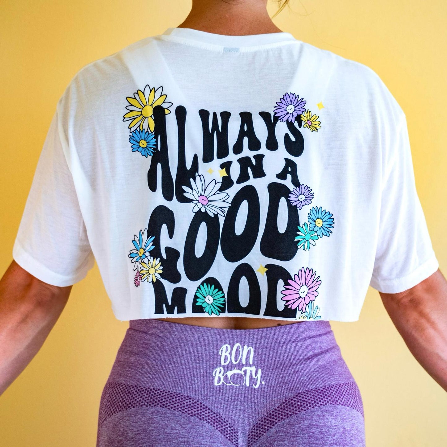 Cropped T-shirt "Always in a good mood"