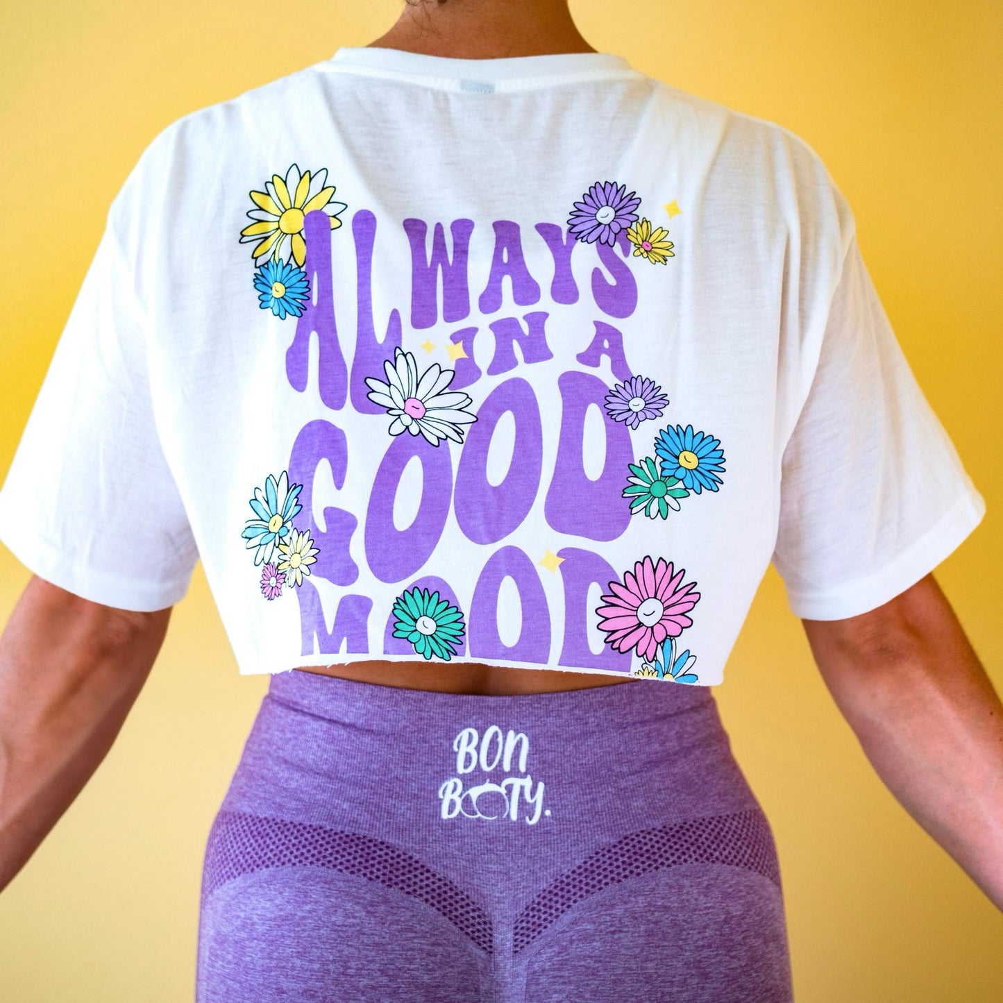 Cropped T-shirt "Always in a good mood"